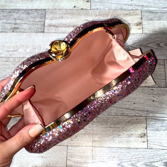 D’ Margeaux NY, Sequin Embellished Lip Silhouette Clutch - Picture 7 of 12